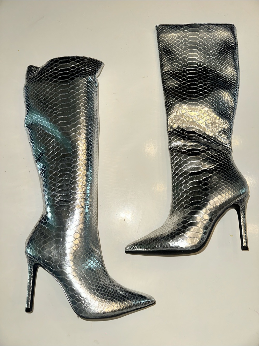 I.N.C Silver Metallic Knee-High Pointed Stiletto Boots INC Size 6.5 MACYS New - Picture 2 of 4